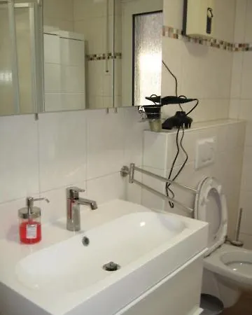 Diamond House Deluxe 6 Apartment *