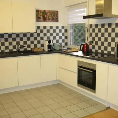 Diamond House Deluxe 6 Κόμπλεντς
