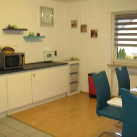 Diamond House Deluxe 6 *