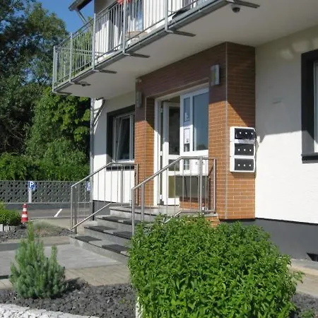 Diamond House Deluxe 6 Κόμπλεντς
